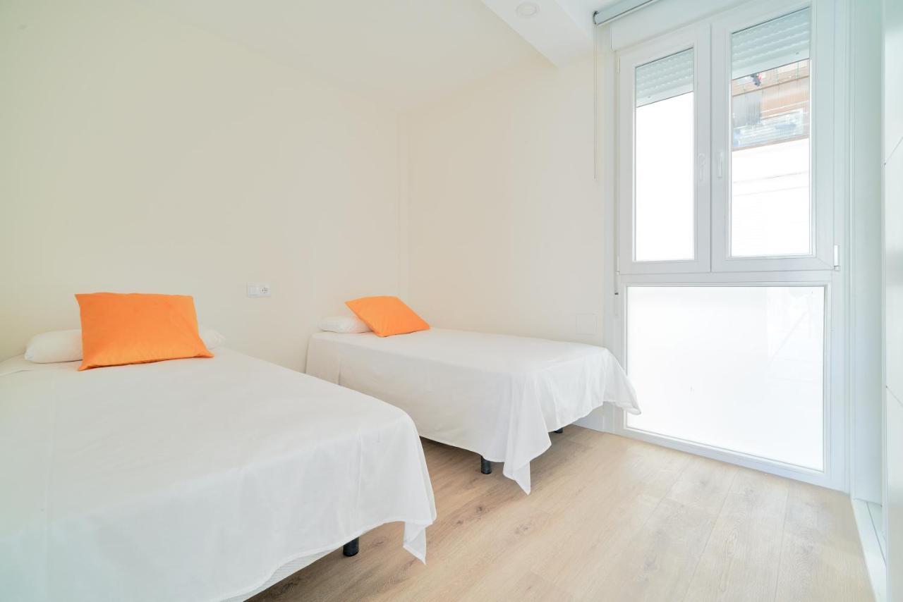 Impresionante Apartamento En Playa De La Malagueta マラガ エクステリア 写真